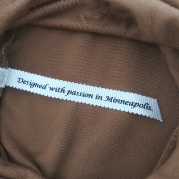 Leo & Nicole women's size L brown turtle neck top - Picture 13 of 16